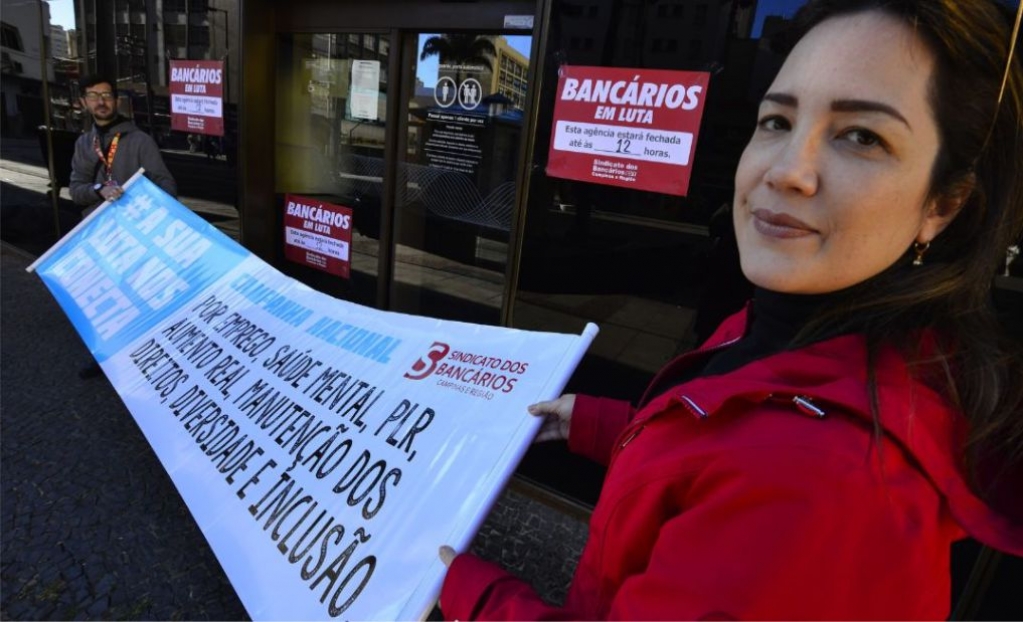 Sindicato dos Bancrios de Presidente Prudente - Bancrios se manifestam nas ruas e vo s redes nesta tera (27)